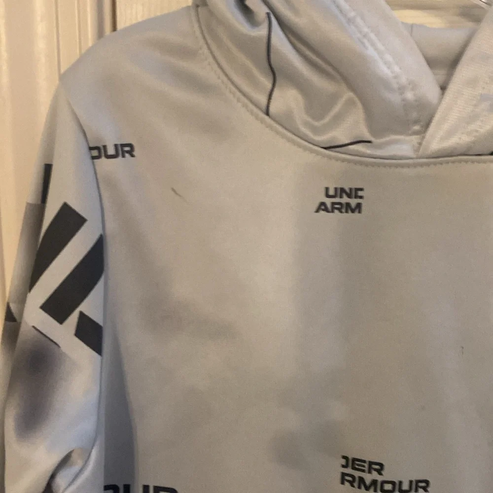 Bundle of two under Armour hoodies